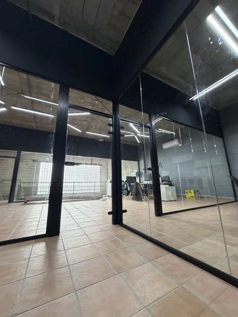 instalacion-mamparas-oficina-barcelona
